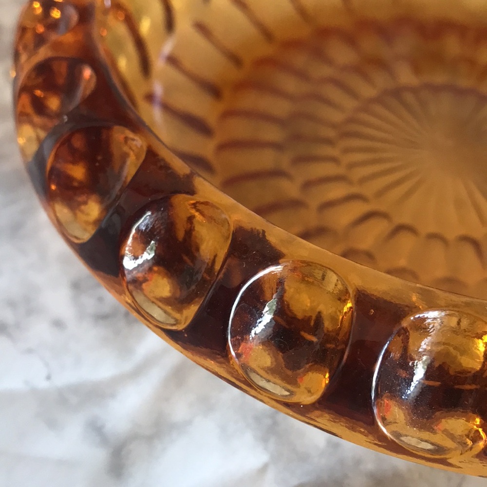 Vintage 1960's Amber Ribbed Edge Ashtray Deep Amber Scalloped - Picture 3 of 8